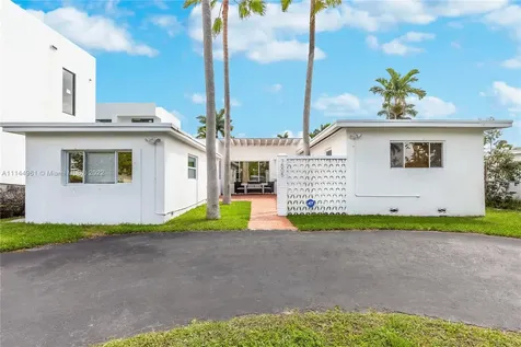7505 Adventure Avenue North Bay Village FL 33141