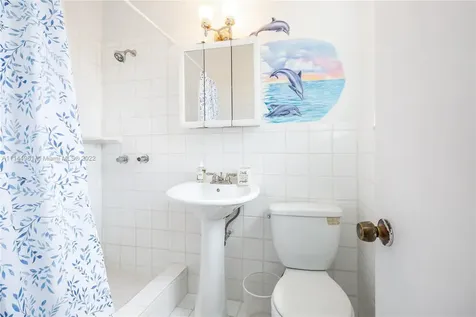 7505 Adventure Avenue North Bay Village FL 33141