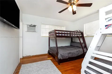 7505 Adventure Avenue North Bay Village FL 33141