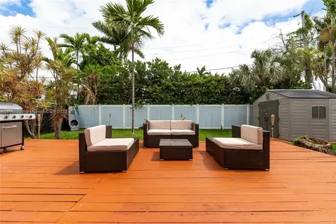 7505 Adventure Avenue North Bay Village FL 33141