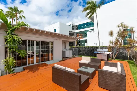 7505 Adventure Avenue North Bay Village FL 33141