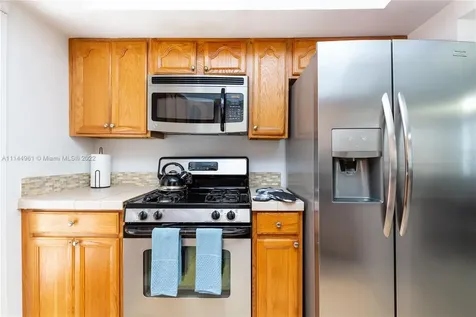 7505 Adventure Avenue North Bay Village FL 33141