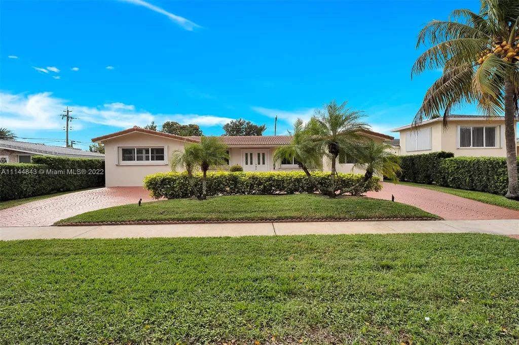 4816 Lincoln Street Hollywood FL 33021