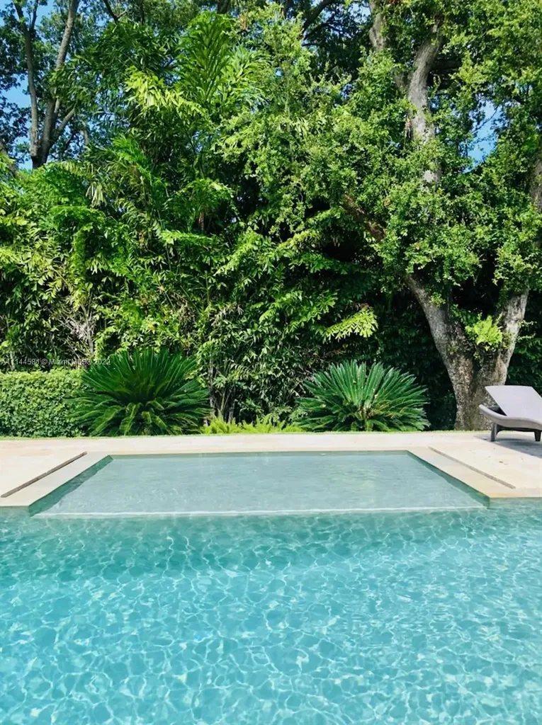 8633 NE 10th Avenue Miami FL 33138