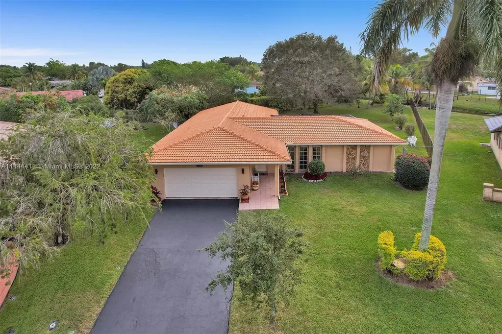 10936 NW 41st Drive Coral Springs FL 33065