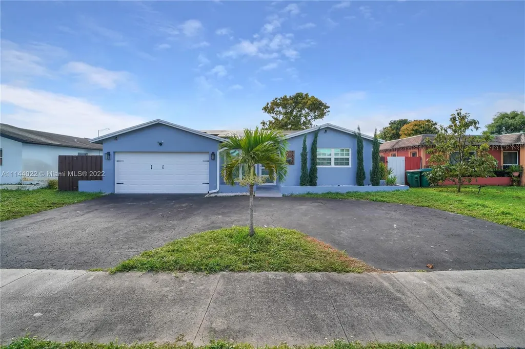 5820 NW 56th Place Tamarac FL 33319