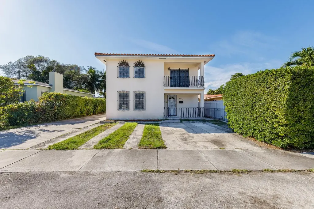 2946 SW 34th Avenue Miami FL 33133