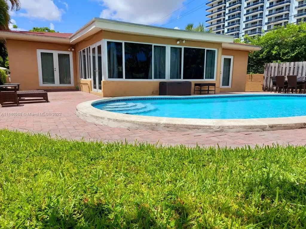 7557 Mutiny Avenue North Bay Village FL 33141