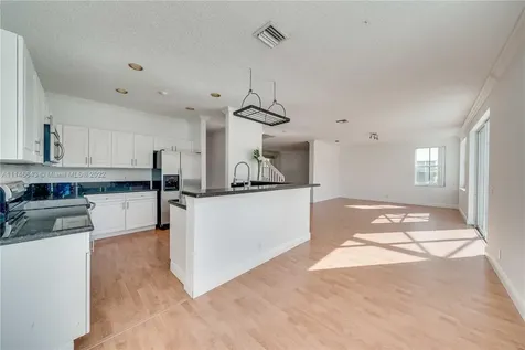 801 Tanglewood Circle Weston FL 33327