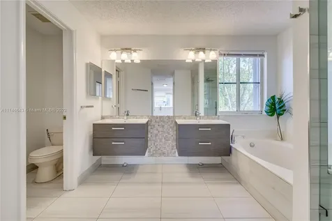 801 Tanglewood Circle Weston FL 33327