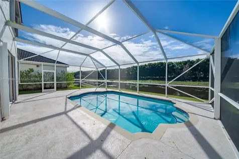 801 Tanglewood Circle Weston FL 33327