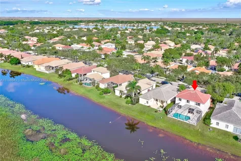 801 Tanglewood Circle Weston FL 33327