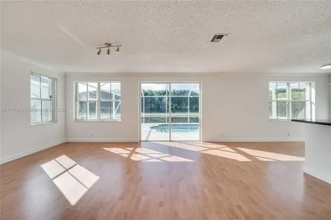 801 Tanglewood Circle Weston FL 33327