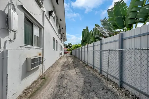 979 SW 10th Street Miami FL 33130