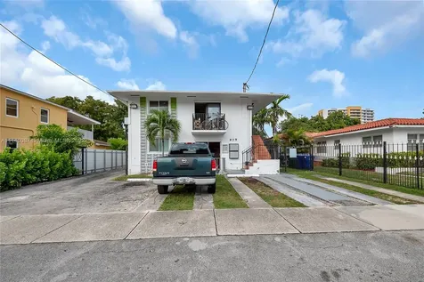 979 SW 10th Street Miami FL 33130