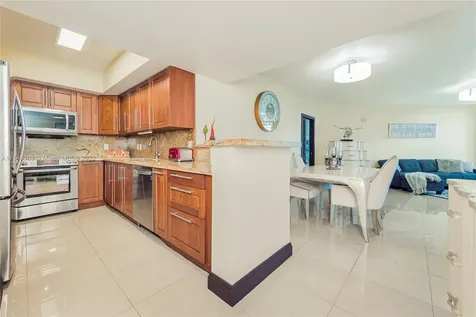Sunny Isles Beach FL 33160