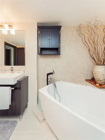 Sunny Isles Beach FL 33160