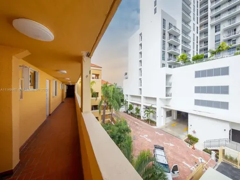 269 NW 7th Street Miami FL 33136