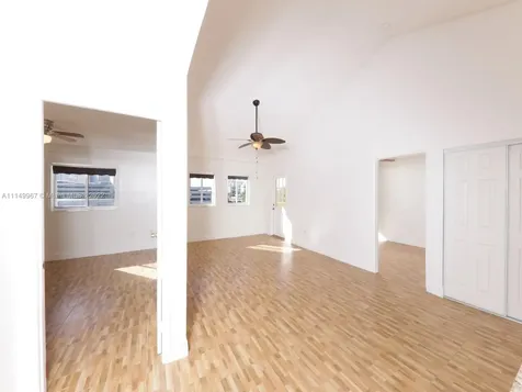 269 NW 7th Street Miami FL 33136