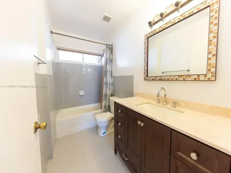 269 NW 7th Street Miami FL 33136