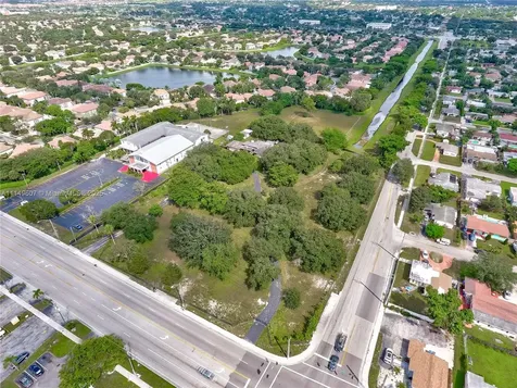7227 Taft Street Pembroke Pines FL 33024