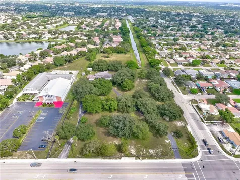 7227 Taft Street Pembroke Pines FL 33024