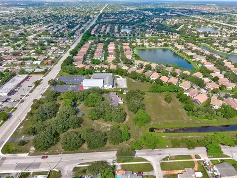 7227 Taft Street Pembroke Pines FL 33024
