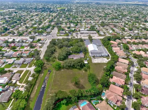 7227 Taft Street Pembroke Pines FL 33024