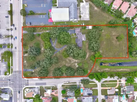 7227 Taft Street Pembroke Pines FL 33024