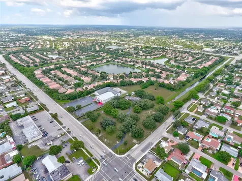 7227 Taft Street Pembroke Pines FL 33024