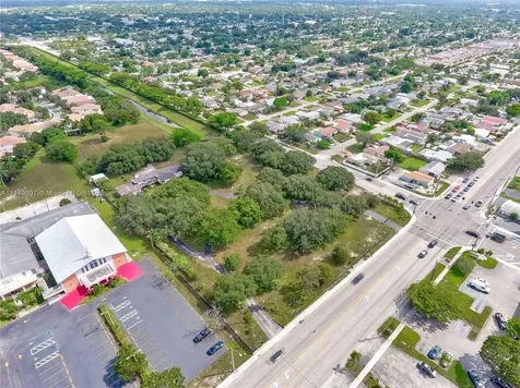 7227 Taft Street Pembroke Pines FL 33024