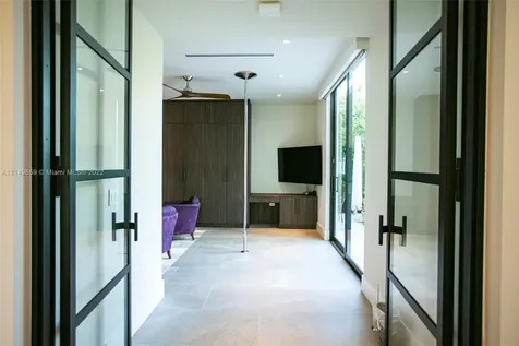 5288 Alton Road Miami Beach FL 33140