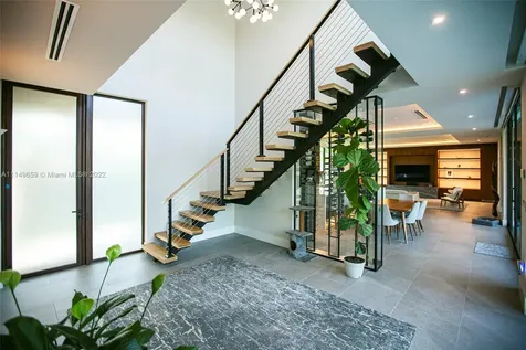 5288 Alton Road Miami Beach FL 33140