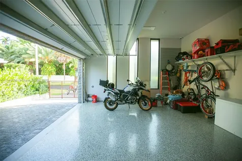 5288 Alton Road Miami Beach FL 33140