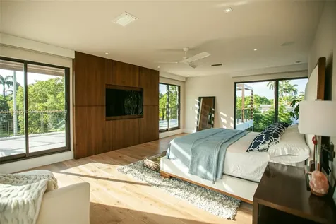 5288 Alton Road Miami Beach FL 33140