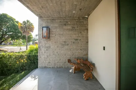 5288 Alton Road Miami Beach FL 33140