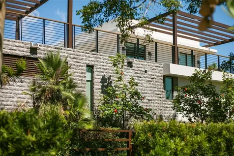 5288 Alton Road Miami Beach FL 33140