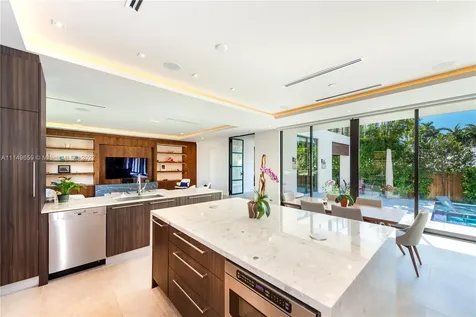 5288 Alton Road Miami Beach FL 33140