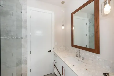 5288 Alton Road Miami Beach FL 33140