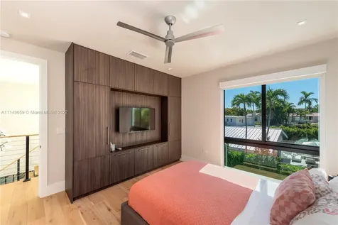 5288 Alton Road Miami Beach FL 33140