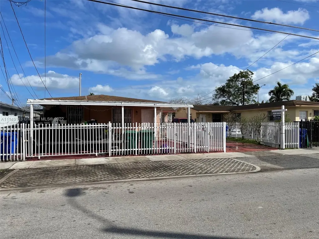 1709 NW 22nd Court Miami FL 33125