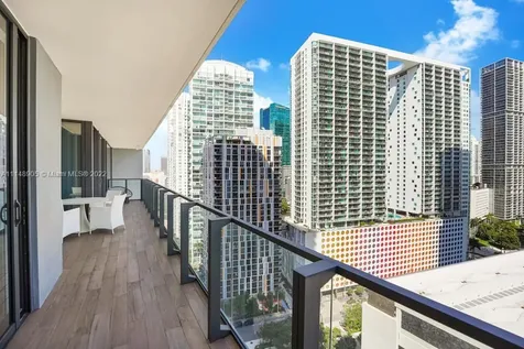 68 SE 6th Street Miami FL 33131