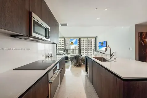 68 SE 6th Street Miami FL 33131