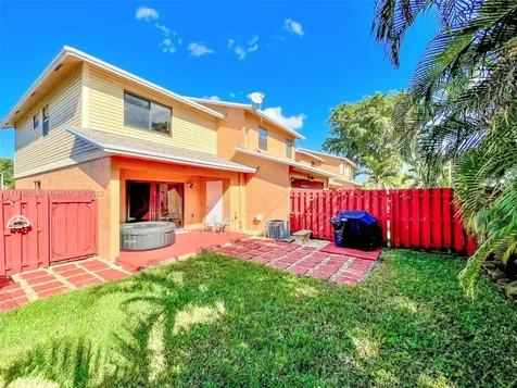 10340 NW 3rd Street Pembroke Pines FL 33026