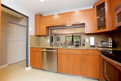 10340 NW 3rd Street Pembroke Pines FL 33026