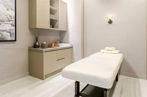 4010 S Ocean Drive Hollywood FL 33019