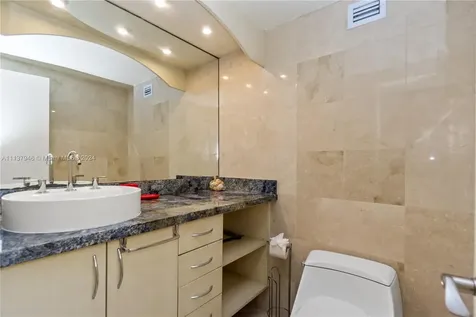 100 Lincoln Road Miami Beach FL 33139