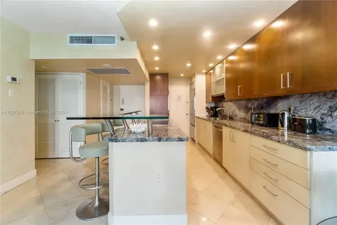 100 Lincoln Road Miami Beach FL 33139