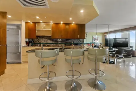 100 Lincoln Road Miami Beach FL 33139
