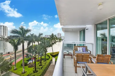 10 Venetian Way Miami Beach FL 33139